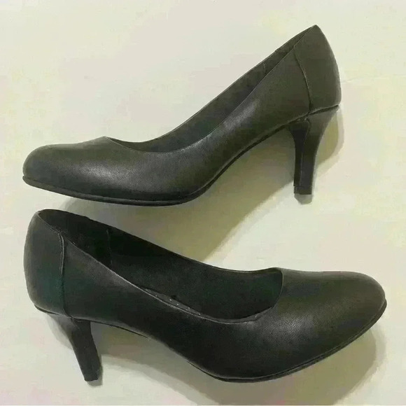 Time And Tru Classic Pumps Heels Womens 8 US Black Stylish Stiletto Heels - Picture 3 of 8